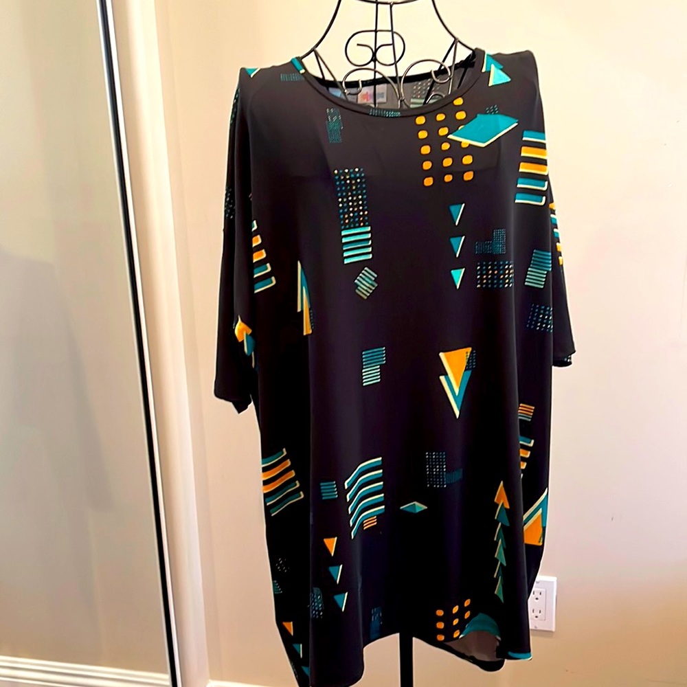Lularoe Irma Tunic Top size Large. New with tags.